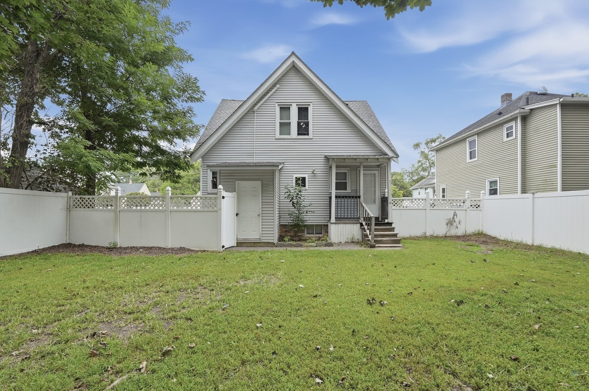 Single Family Residence at 132 Gilbert Ave, Springfield MA 01119, Springfield, photo 3 of 37