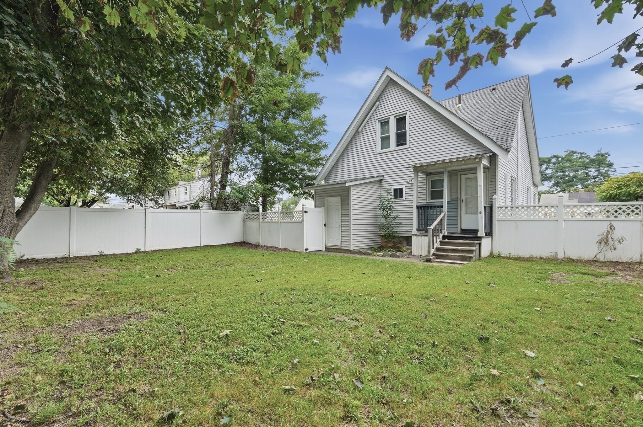 Single Family Residence at 132 Gilbert Ave, Springfield MA 01119, Springfield, photo 20 of 37