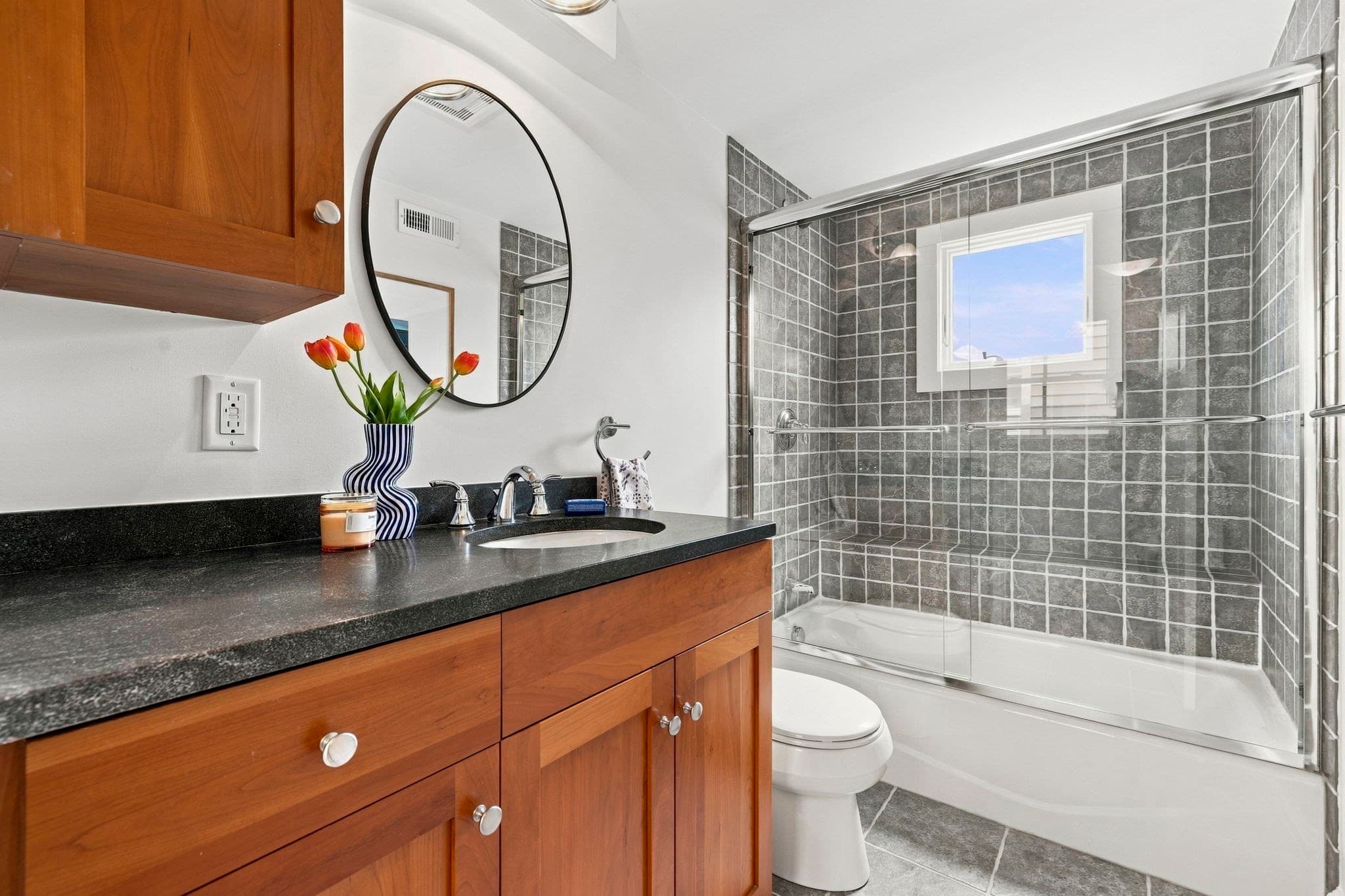 Condominium at 46 Quincy Street # 3, Somerville MA 02143, Somerville, photo 14 of 21