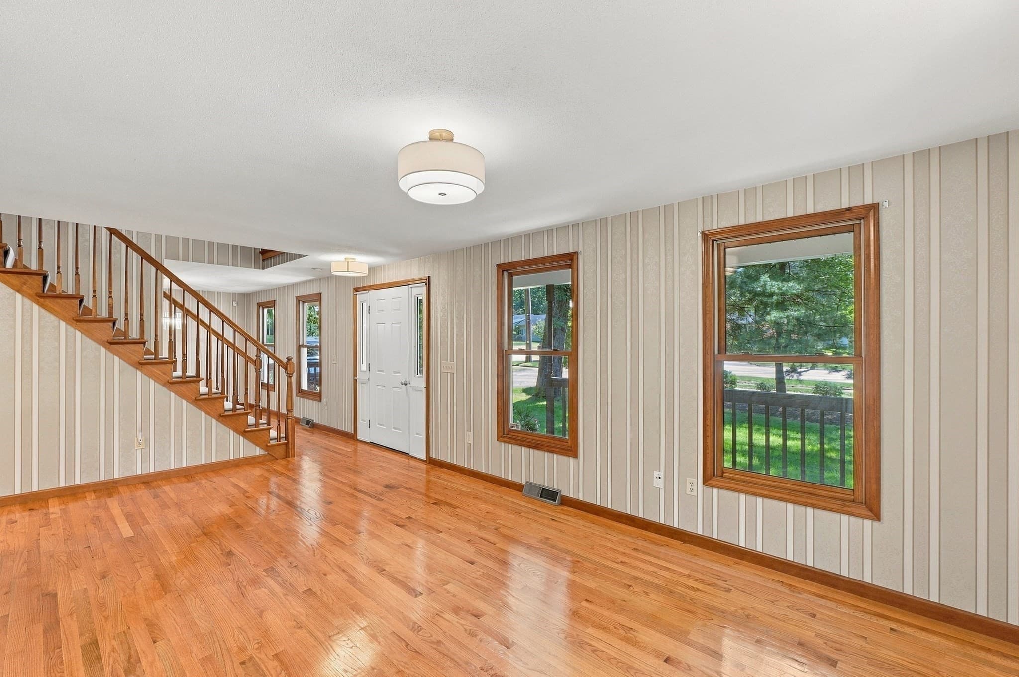 Single Family Residence at 690 Converse Street, Longmeadow MA 01106, Longmeadow, photo 6 of 39