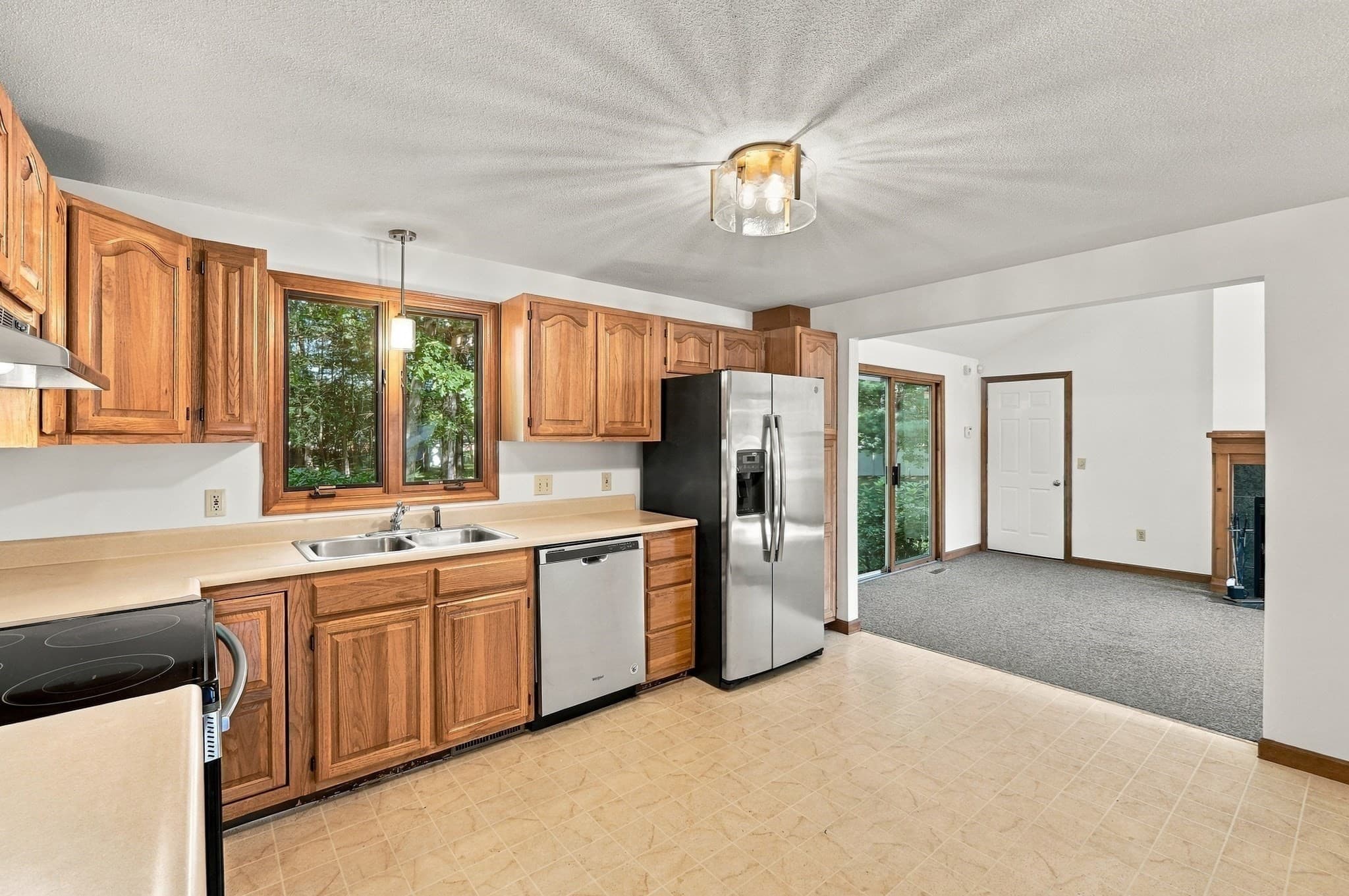 Single Family Residence at 690 Converse Street, Longmeadow MA 01106, Longmeadow, photo 13 of 39