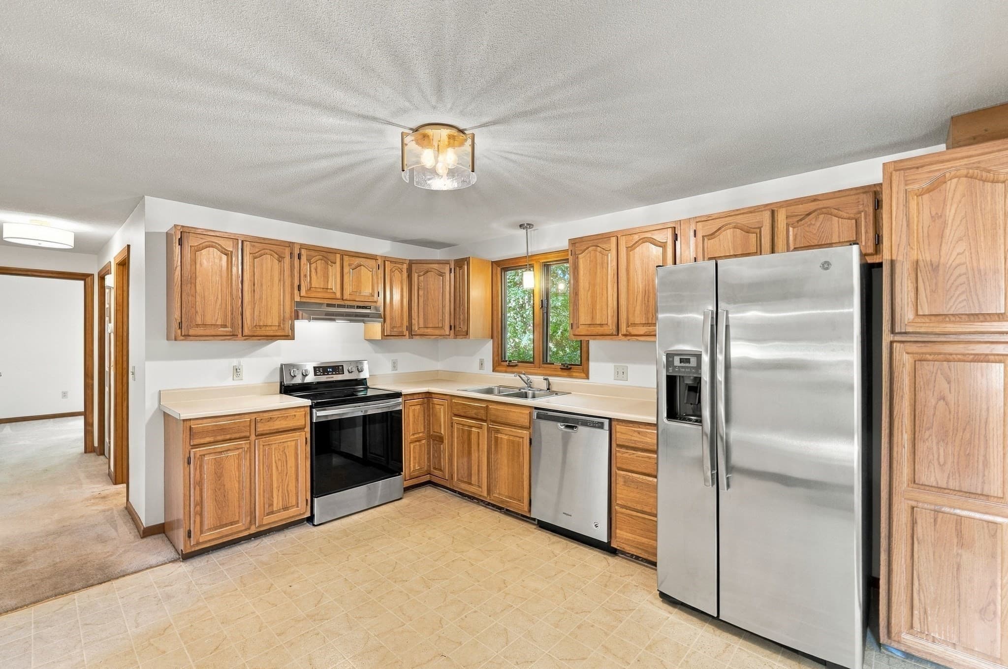 Single Family Residence at 690 Converse Street, Longmeadow MA 01106, Longmeadow, photo 12 of 39