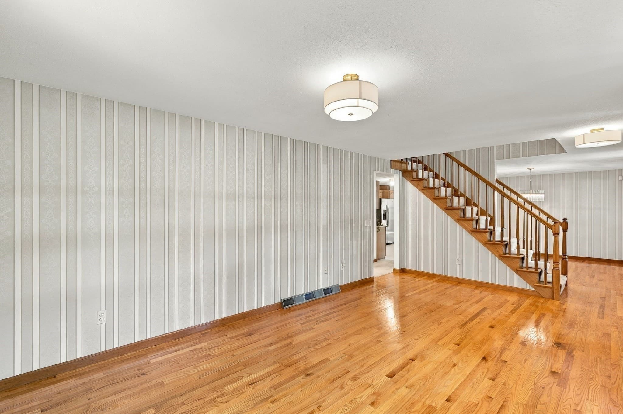 Single Family Residence at 690 Converse Street, Longmeadow MA 01106, Longmeadow, photo 7 of 39