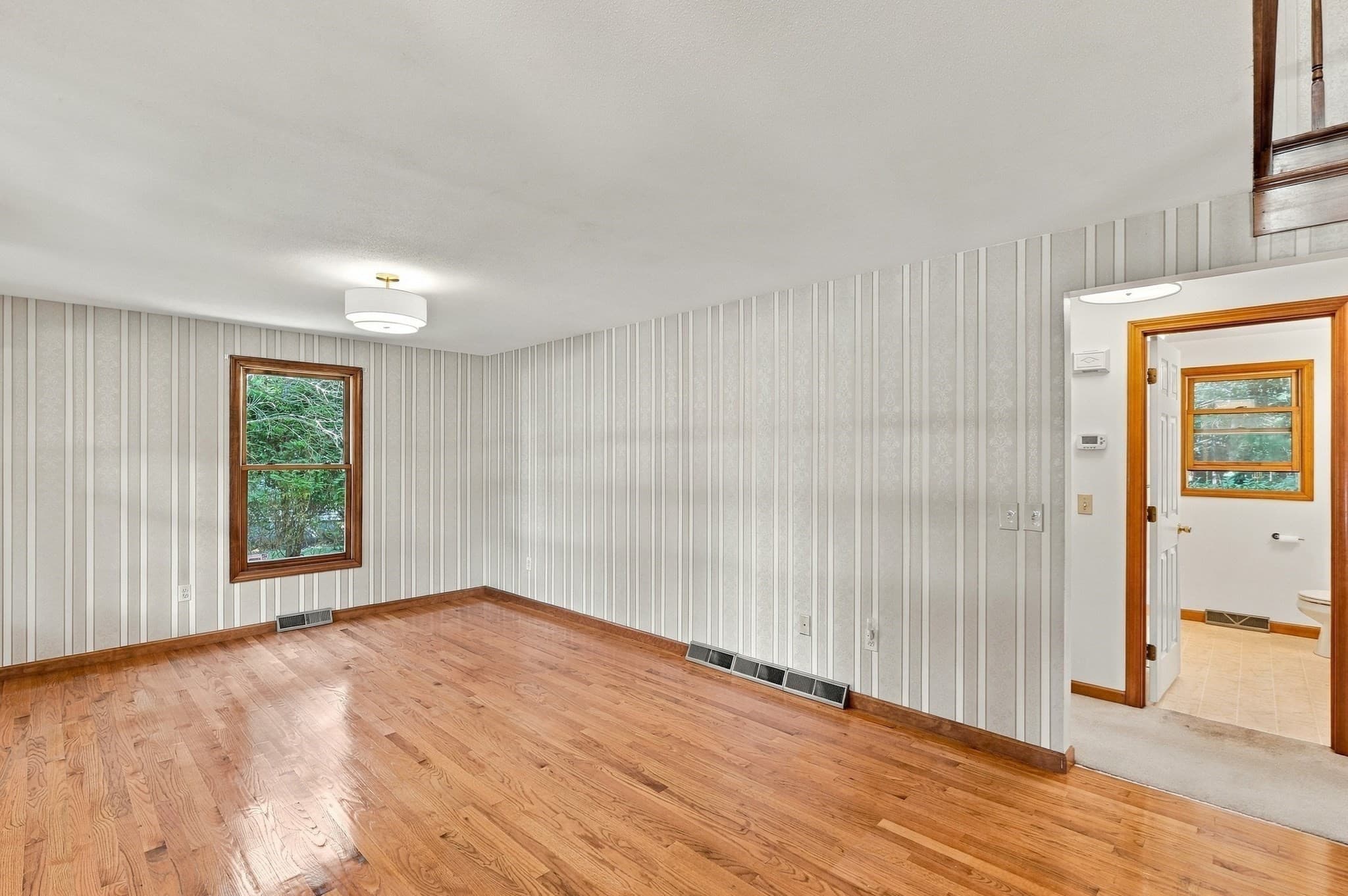 Single Family Residence at 690 Converse Street, Longmeadow MA 01106, Longmeadow, photo 8 of 39
