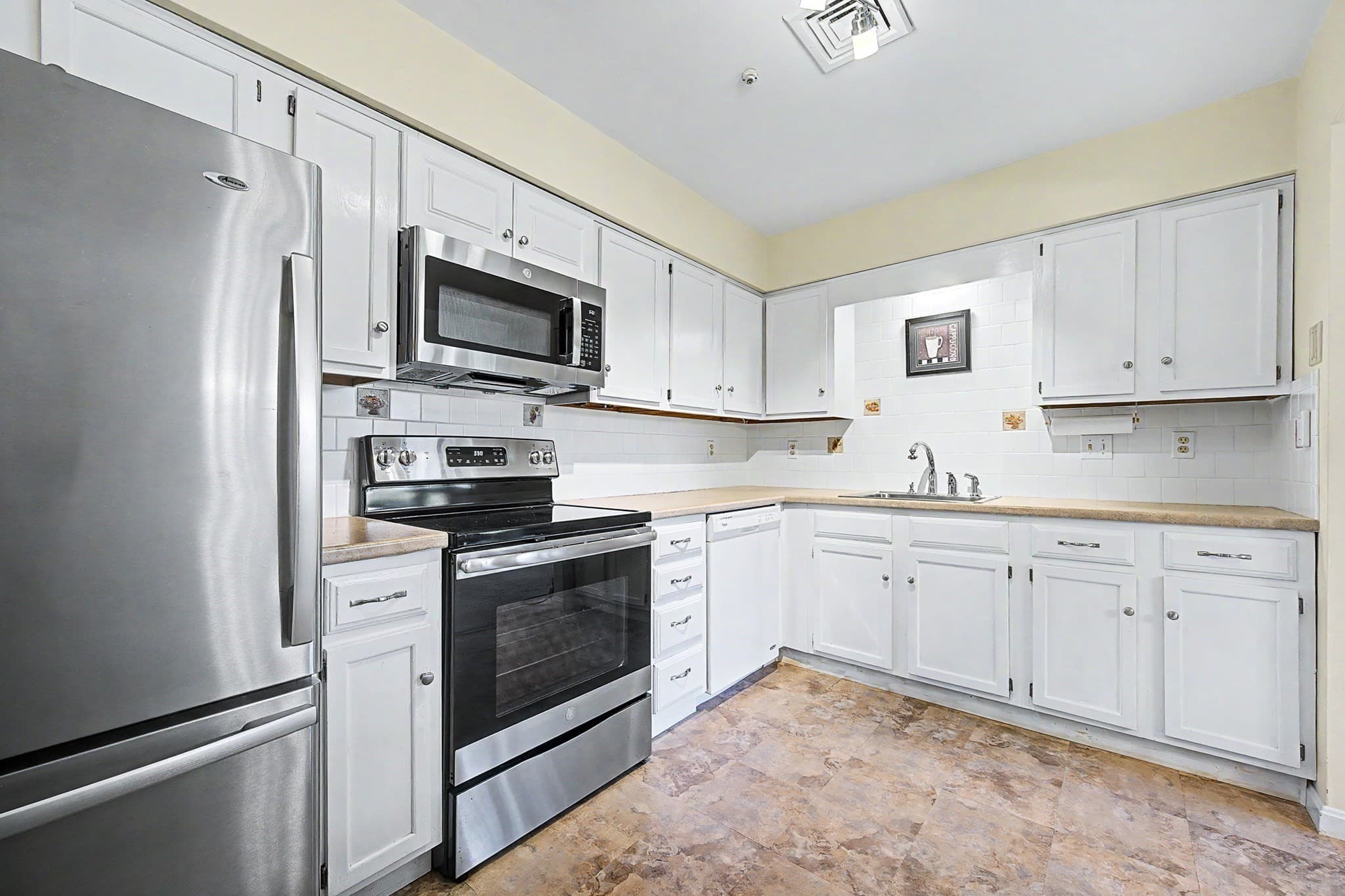 Condominium at 29 Rainbow Pond Dr. # B1, Walpole MA 02081, Walpole, photo 7 of 35