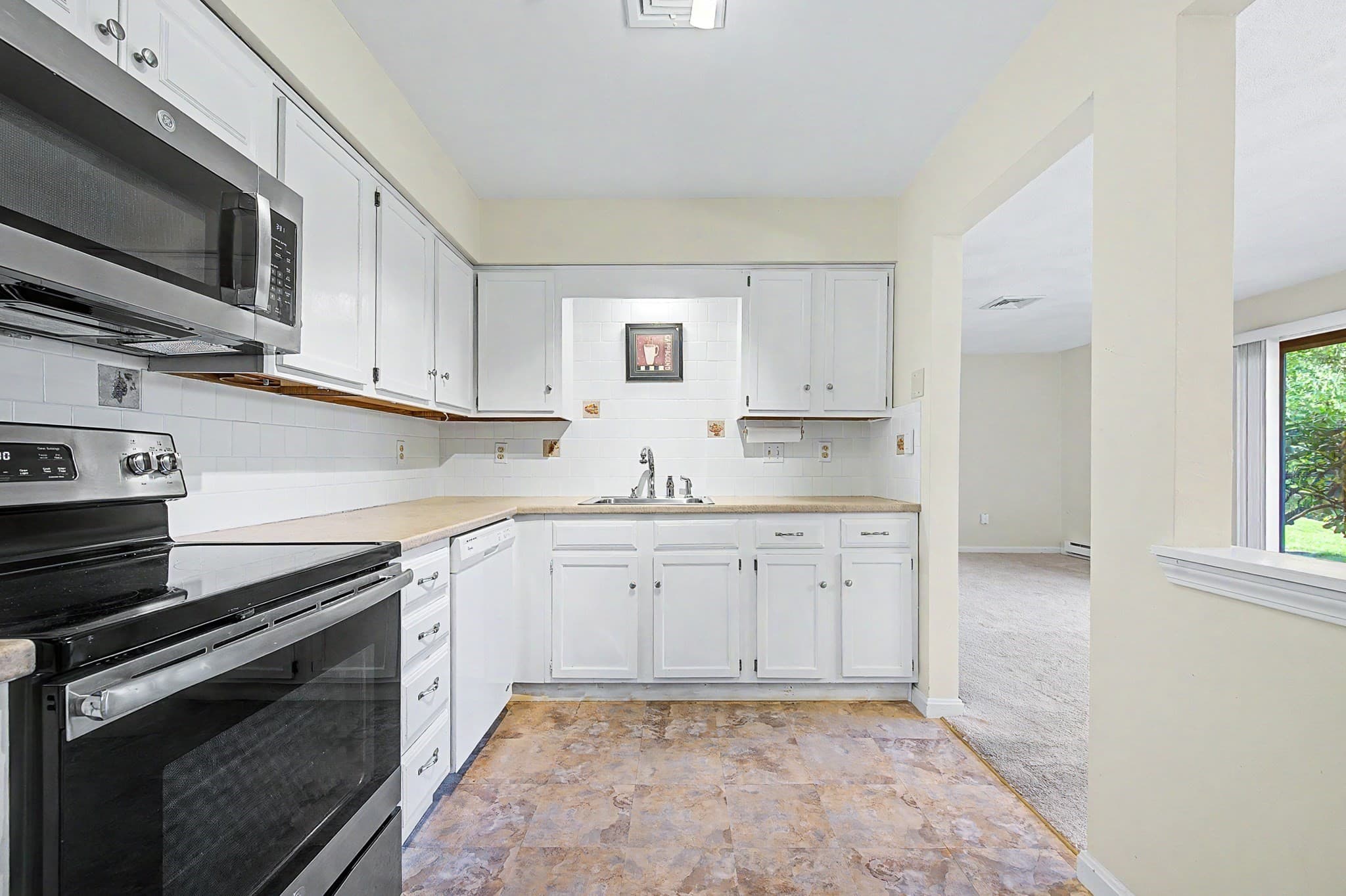 Condominium at 29 Rainbow Pond Dr. # B1, Walpole MA 02081, Walpole, photo 8 of 35