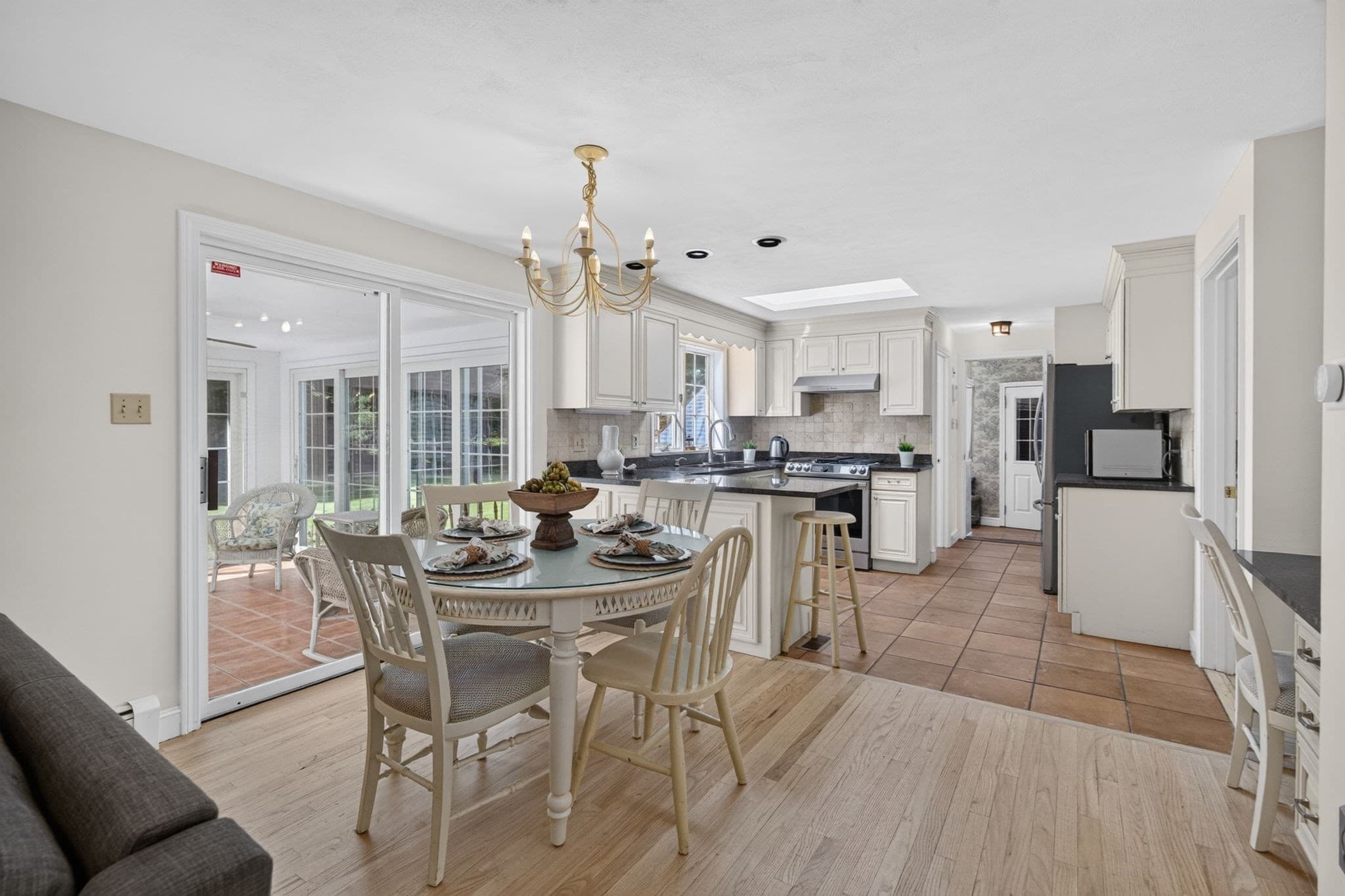 Single Family Residence at 132 Brentwood Cir, North Andover MA 01845, North Andover, photo 9 of 42