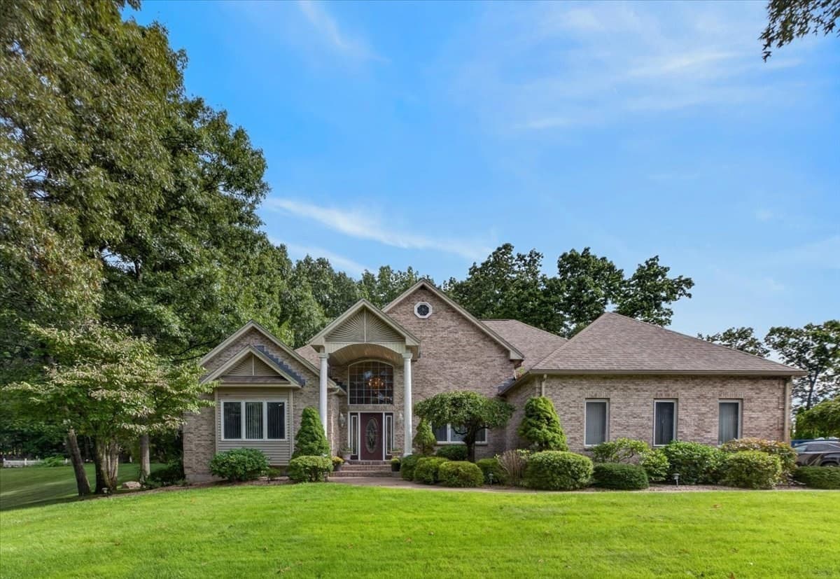 31 Hillcrest Cir, Westfield MA 01085