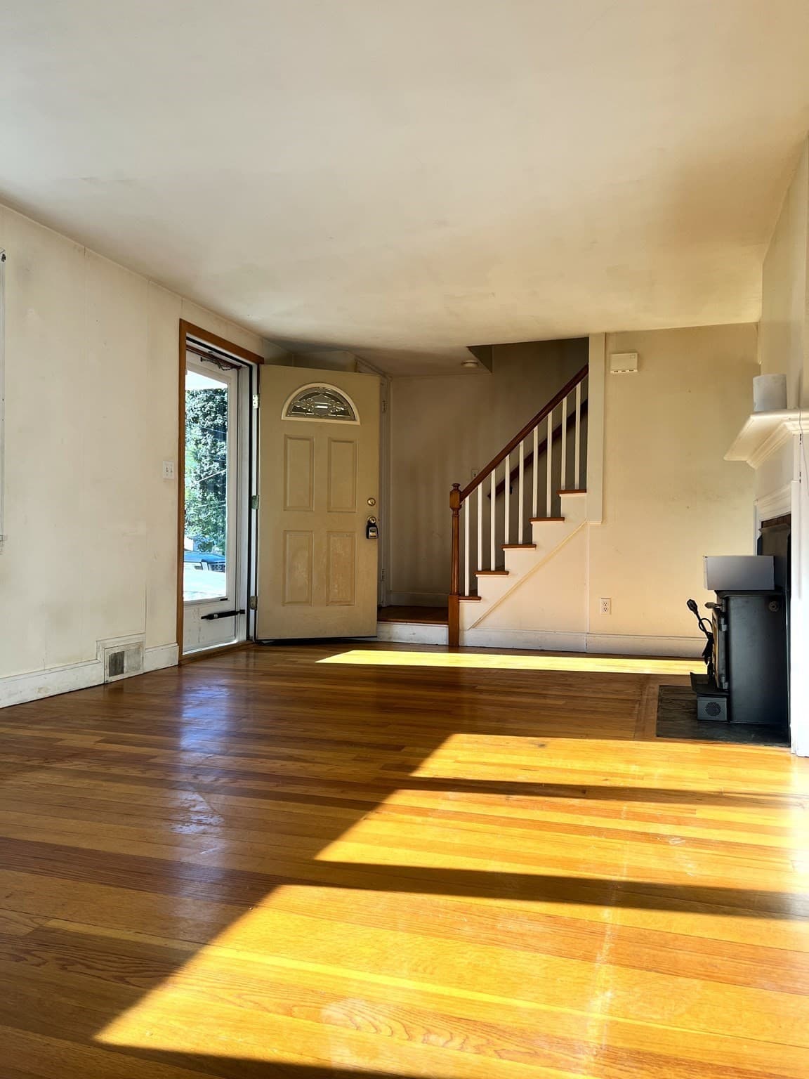 Single Family Residence at 109 Pilgrim, Springfield MA 01118, Springfield, photo 6 of 35