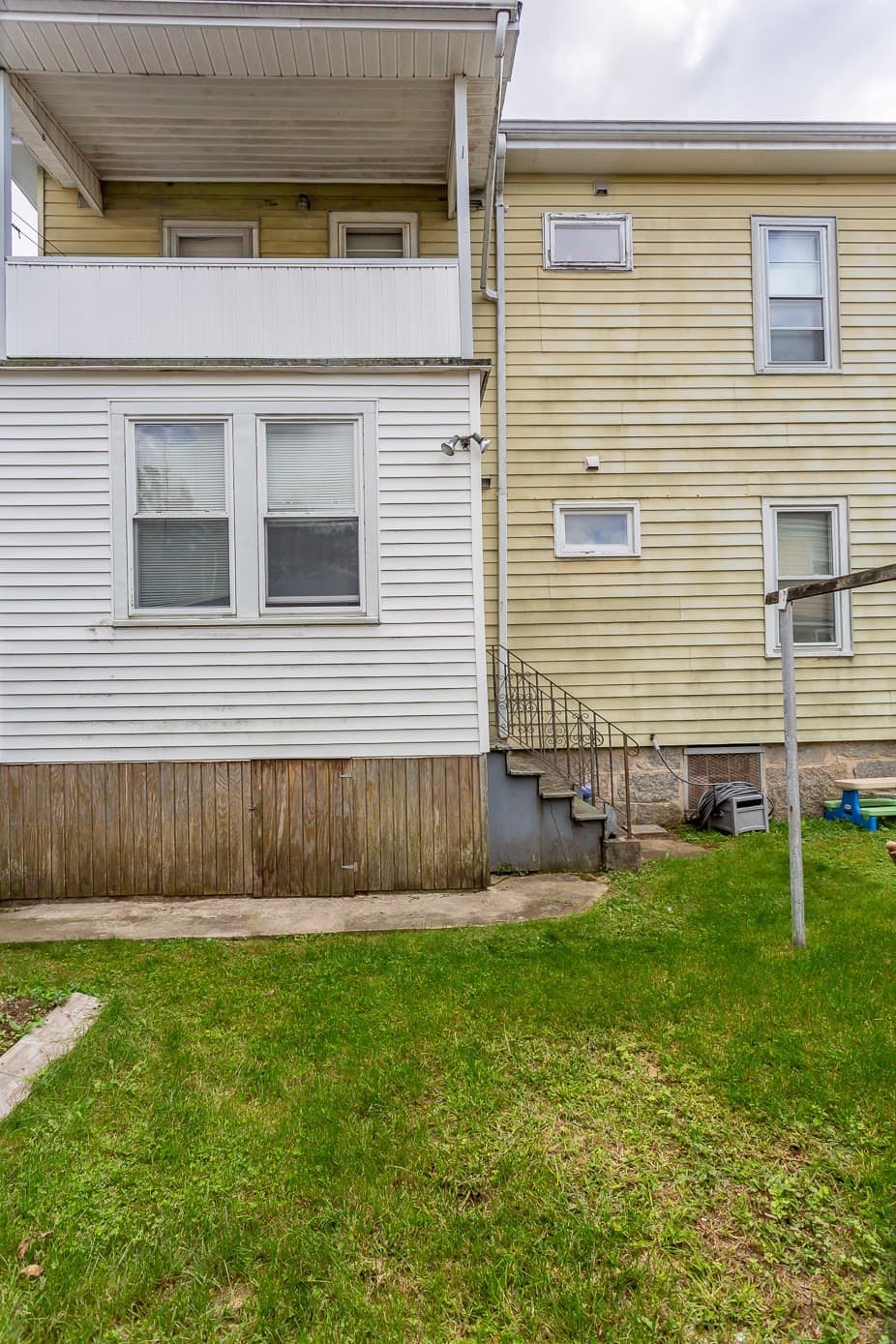 2 Family - 2 Units Up/Down at 365 Hersom, New Bedford MA 02745, New Bedford, photo 25 of 30