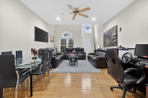1 Knowlton Circle # 1, Upton MA 01568