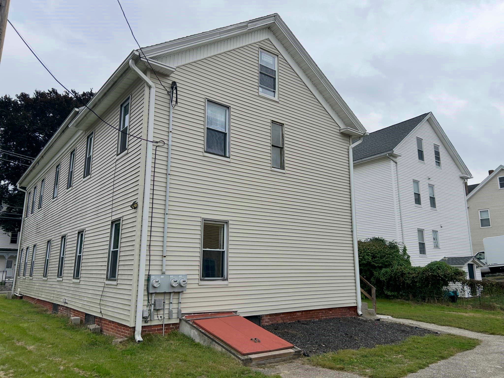 Multi Family at 408 School Street, Webster MA 01570, Webster, photo 4 of 20