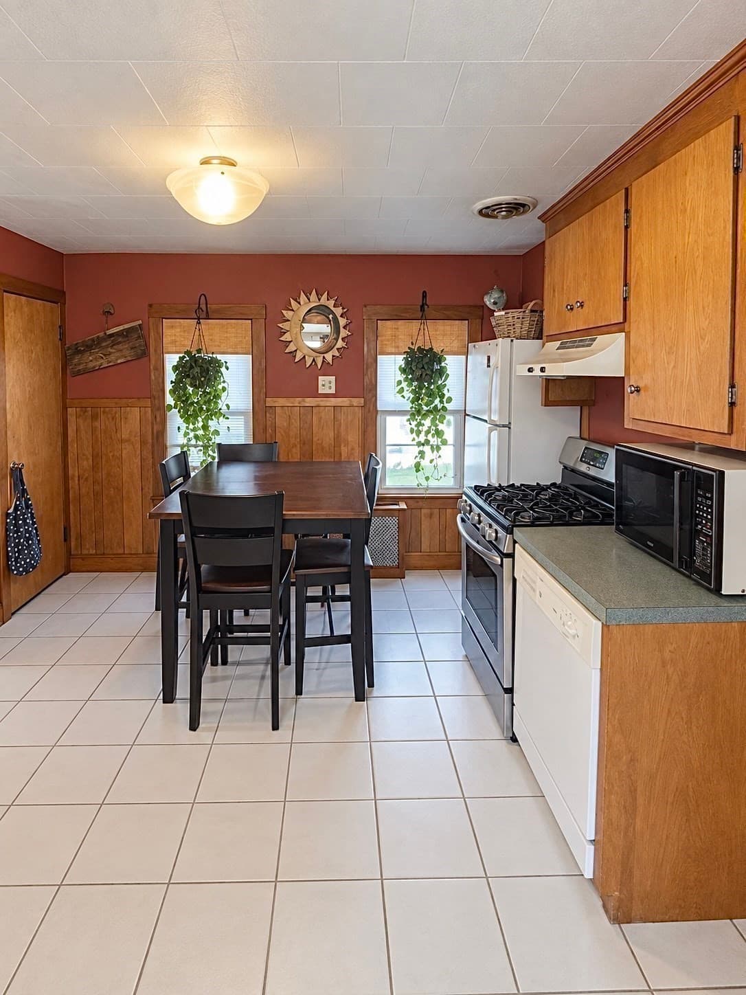 Single Family Residence at 5 Dow Pl, Marlborough MA 01752, Marlborough, photo 6 of 17
