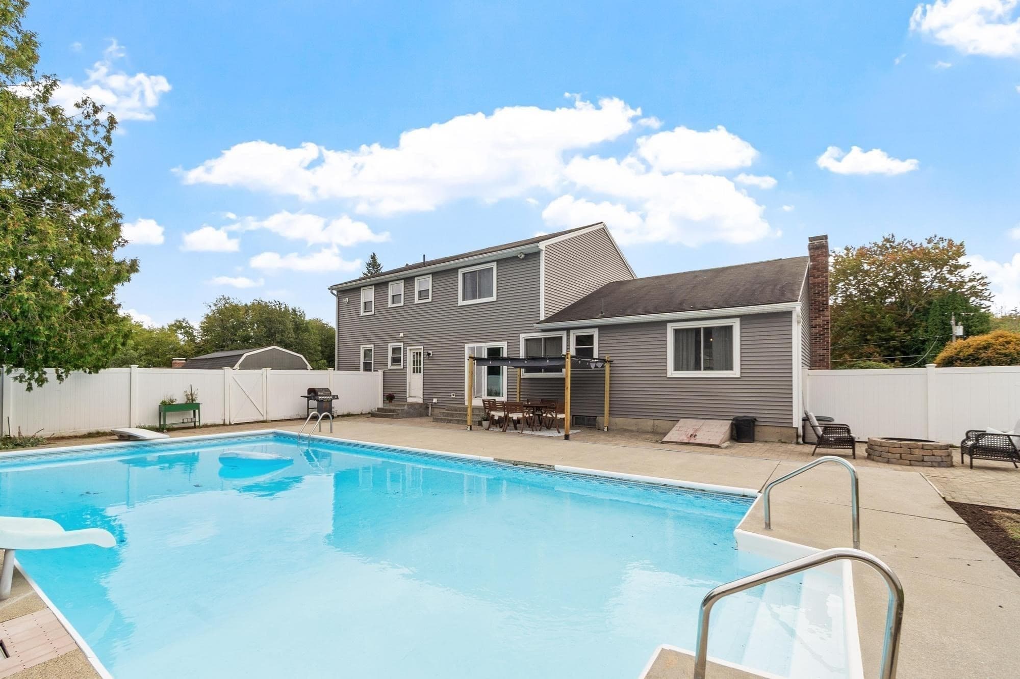 53 Hardy Drive, Leominster MA 01453
