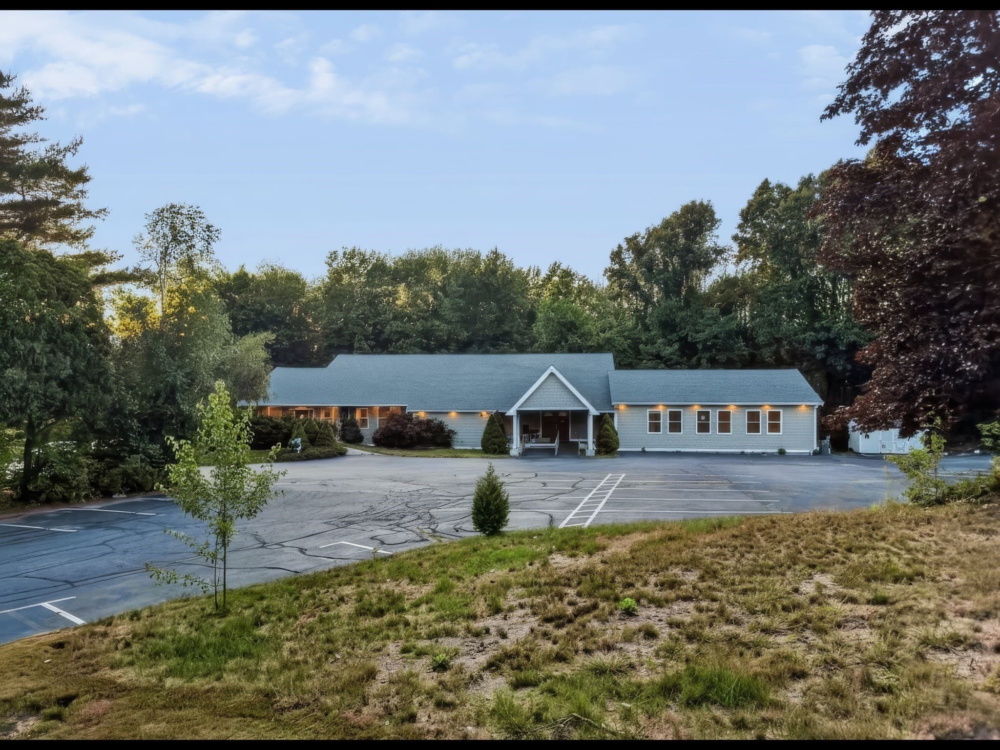 206 Turnpike Rd, Southborough MA 01772