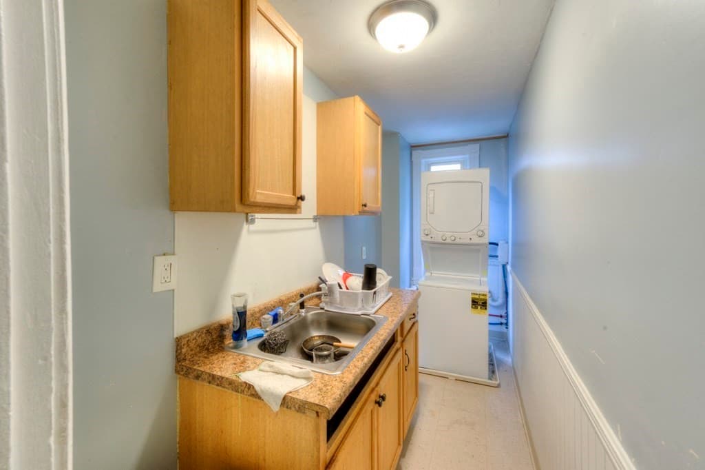 3 Family at 27 Rodney St, Worcester MA 01605, Worcester, photo 13 of 40