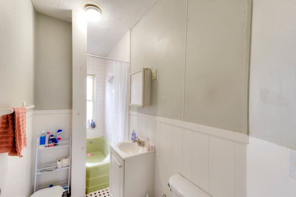 3 Family at 27 Rodney St, Worcester MA 01605, Worcester, photo 7 of 40
