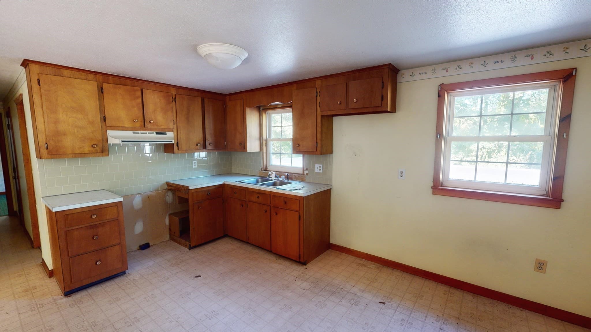 Single Family Residence at 12 Flint Rd, Charlton MA 01507, Charlton, photo 4 of 22