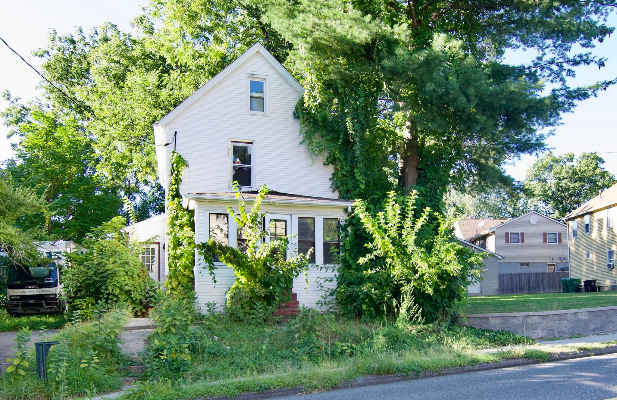 193 Sheridan St, Chicopee MA 01013