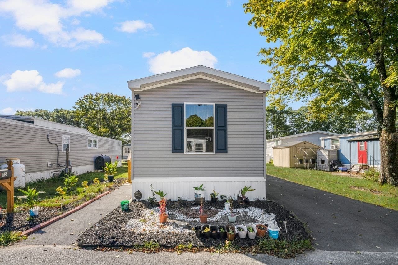 Mobile Home at 460 Collins # 25, Attleboro MA 02703, Attleboro, photo 3 of 24
