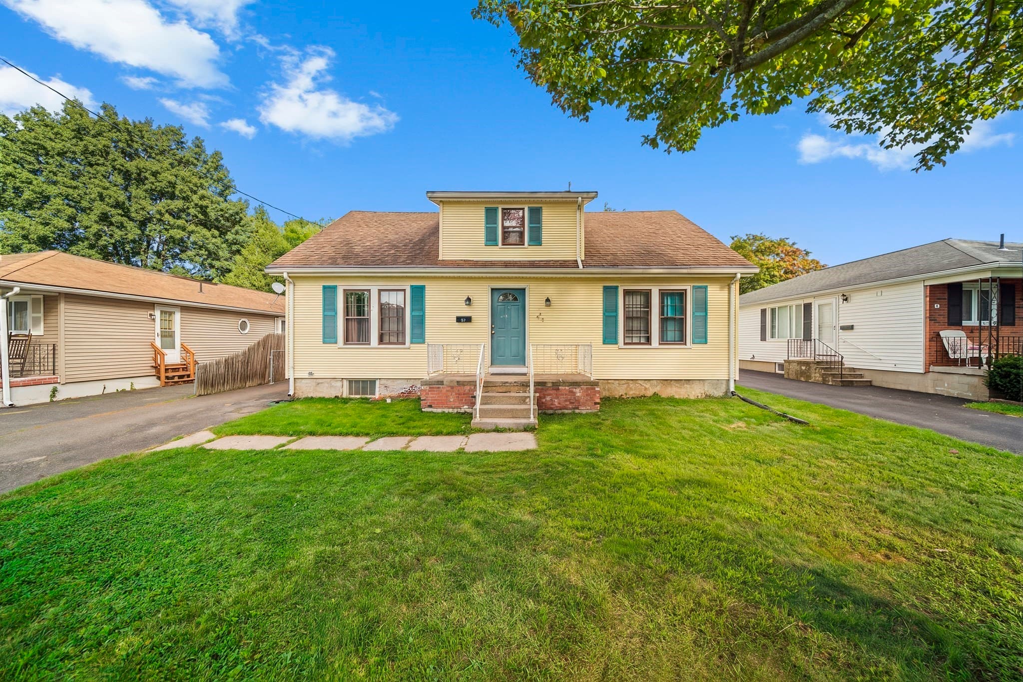 57 Ruskin St, Chicopee MA 01020