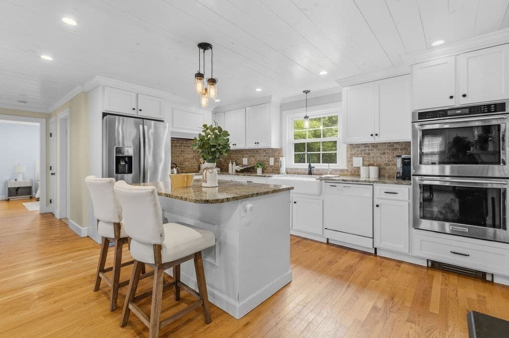 Single Family Residence at 11 Bow St, Plainville MA 02762, Plainville, photo 7 of 38