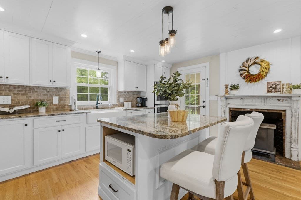 Single Family Residence at 11 Bow St, Plainville MA 02762, Plainville, photo 10 of 38