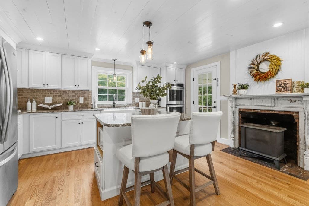 Single Family Residence at 11 Bow St, Plainville MA 02762, Plainville, photo 8 of 38