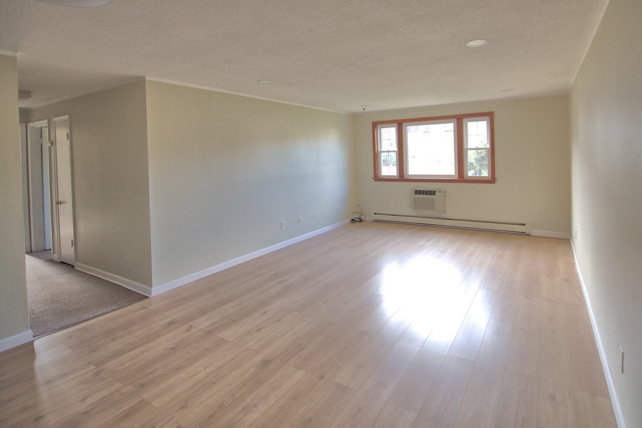 Condominium at 180 Main Street # 29, Bridgewater MA 02324, Bridgewater, photo 2 of 21