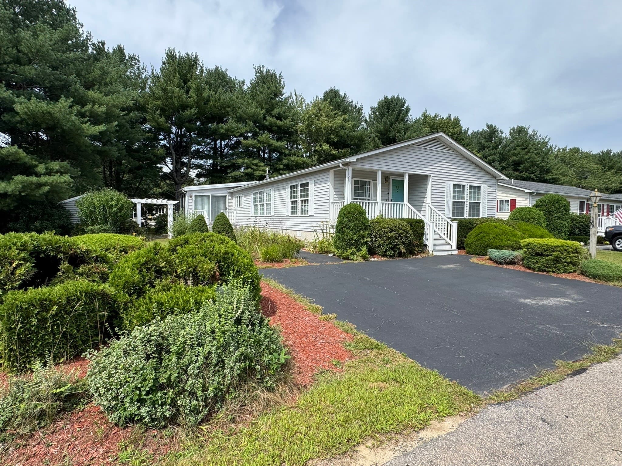 Single Family Residence at 25 Fieldwood Dr, Bridgewater MA 02324, Bridgewater, photo 2 of 23