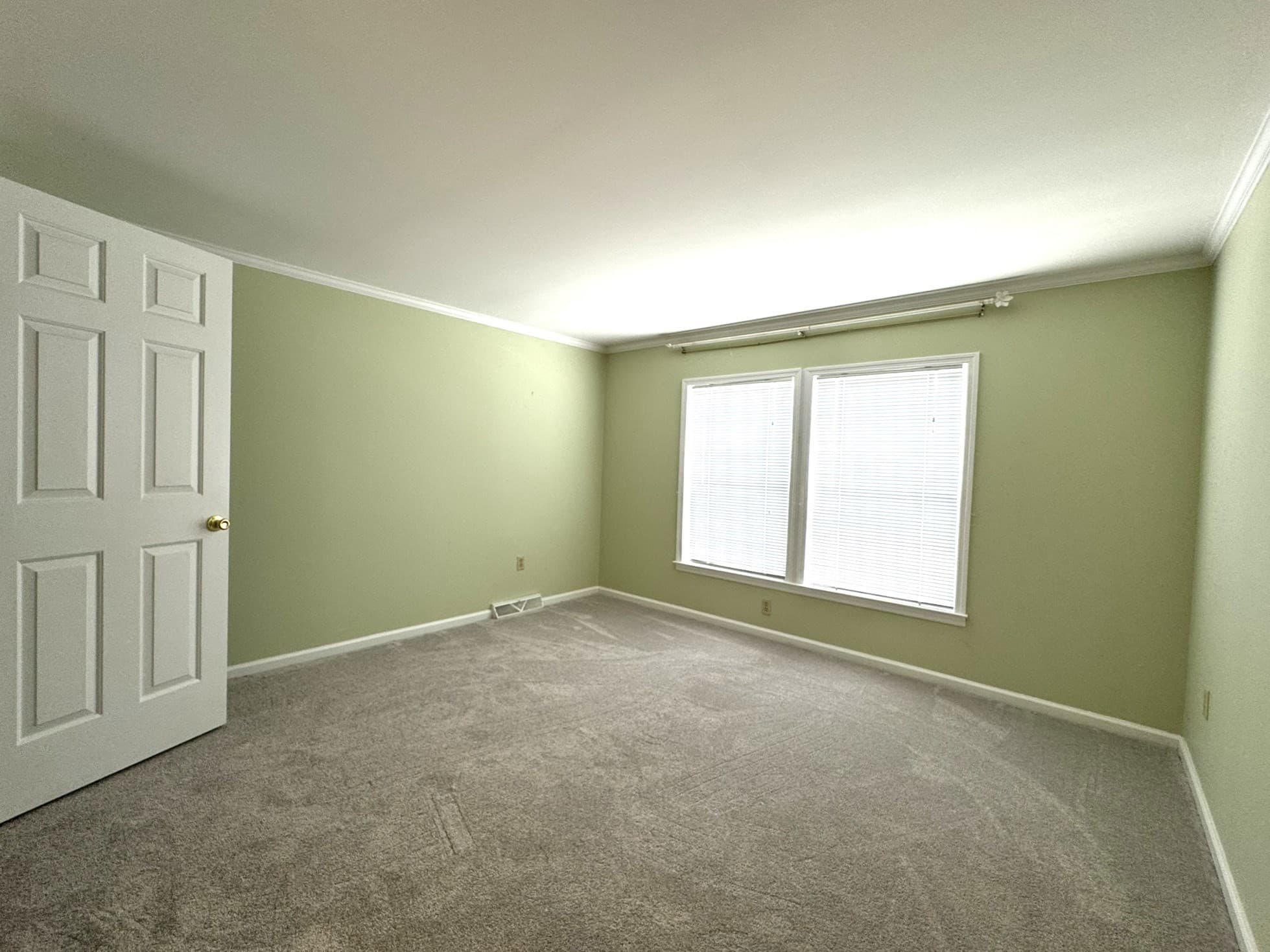 Single Family Residence at 25 Fieldwood Dr, Bridgewater MA 02324, Bridgewater, photo 9 of 23