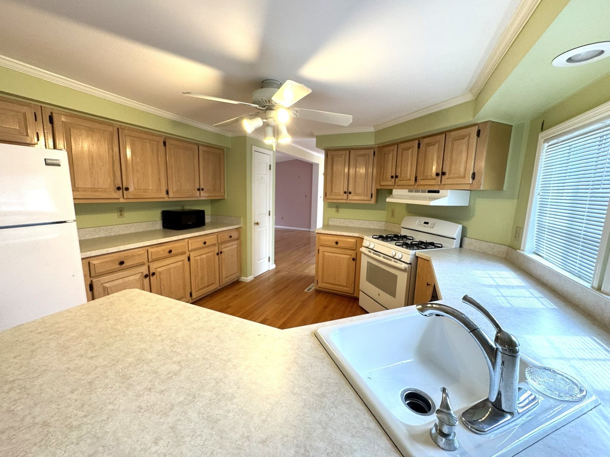 Single Family Residence at 25 Fieldwood Dr, Bridgewater MA 02324, Bridgewater, photo 18 of 23