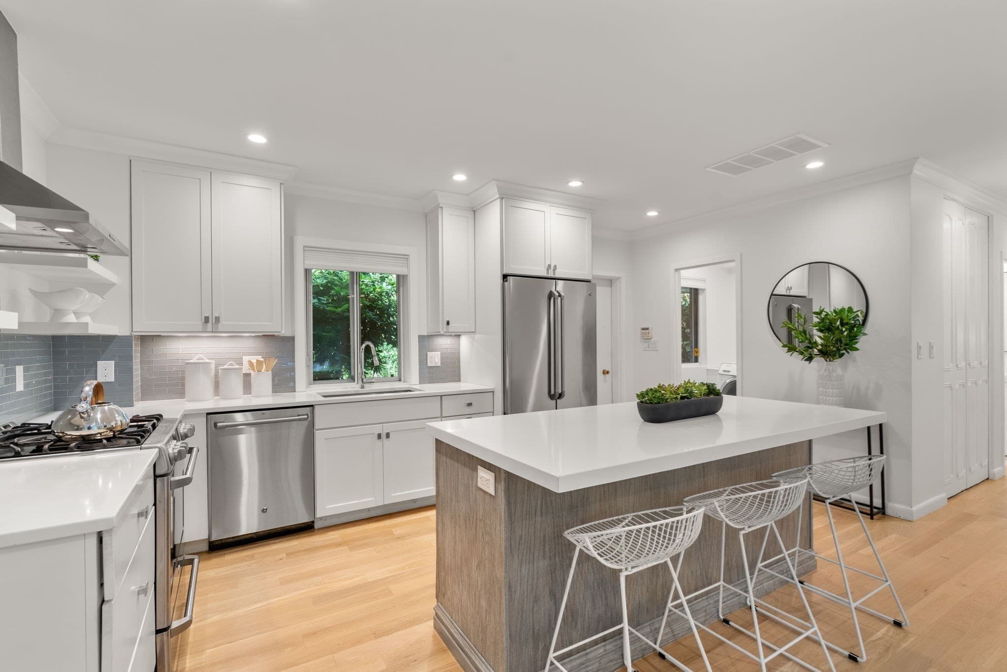 Condominium at 18 Chestnut Pl # 18, Brookline MA 02445, Brookline, photo 2 of 21