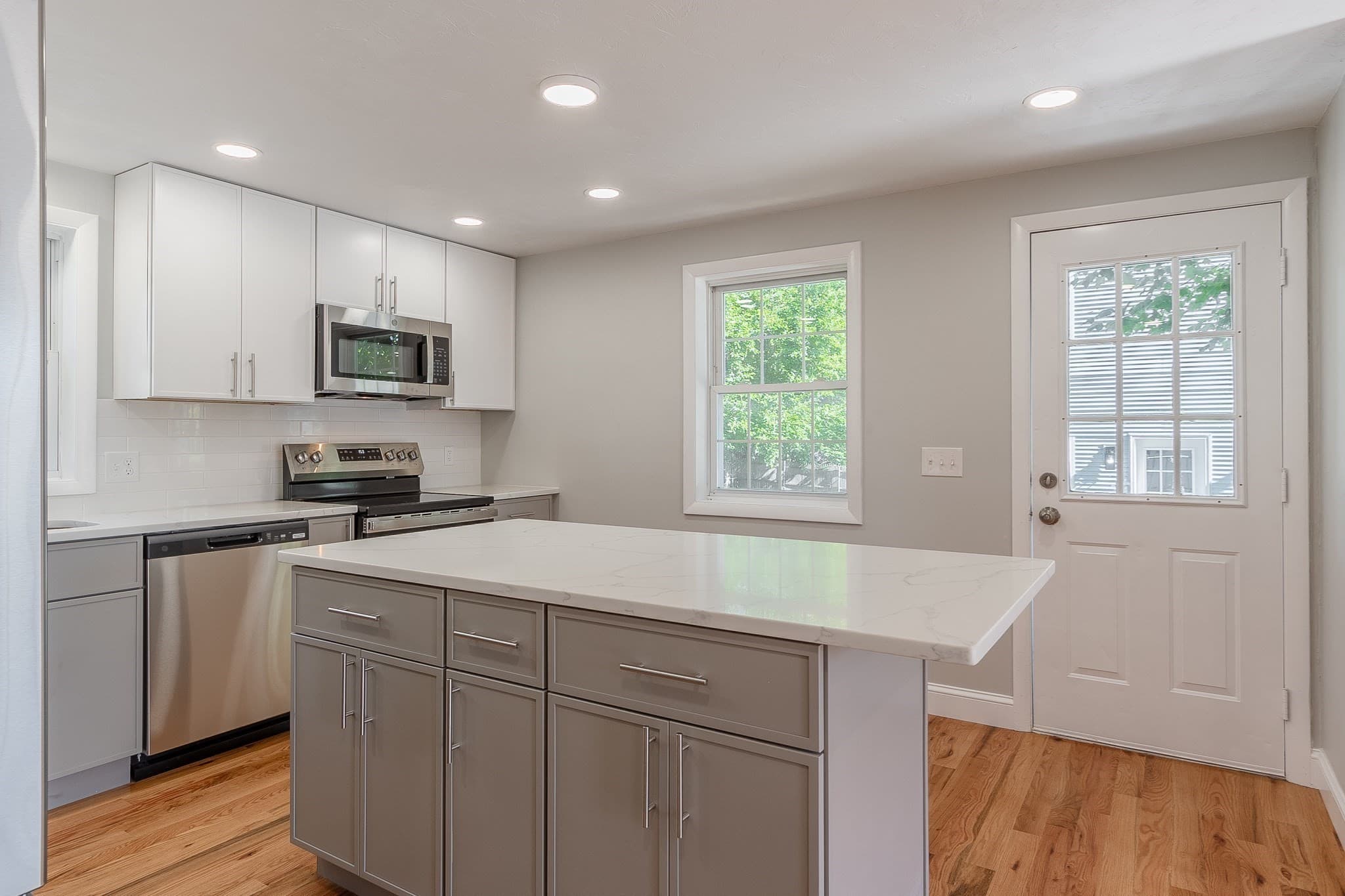 Single Family Residence at 32B Boylston Street, Worcester MA 01605, Worcester, photo 7 of 25