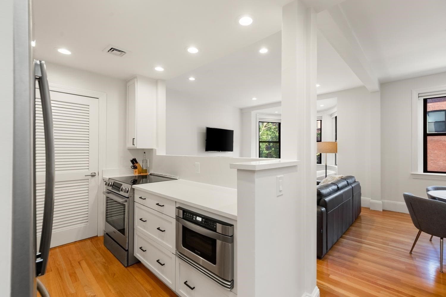 Condominium at 45 Saint Botolph Street # 204, Boston MA 02116, photo 5 of 28