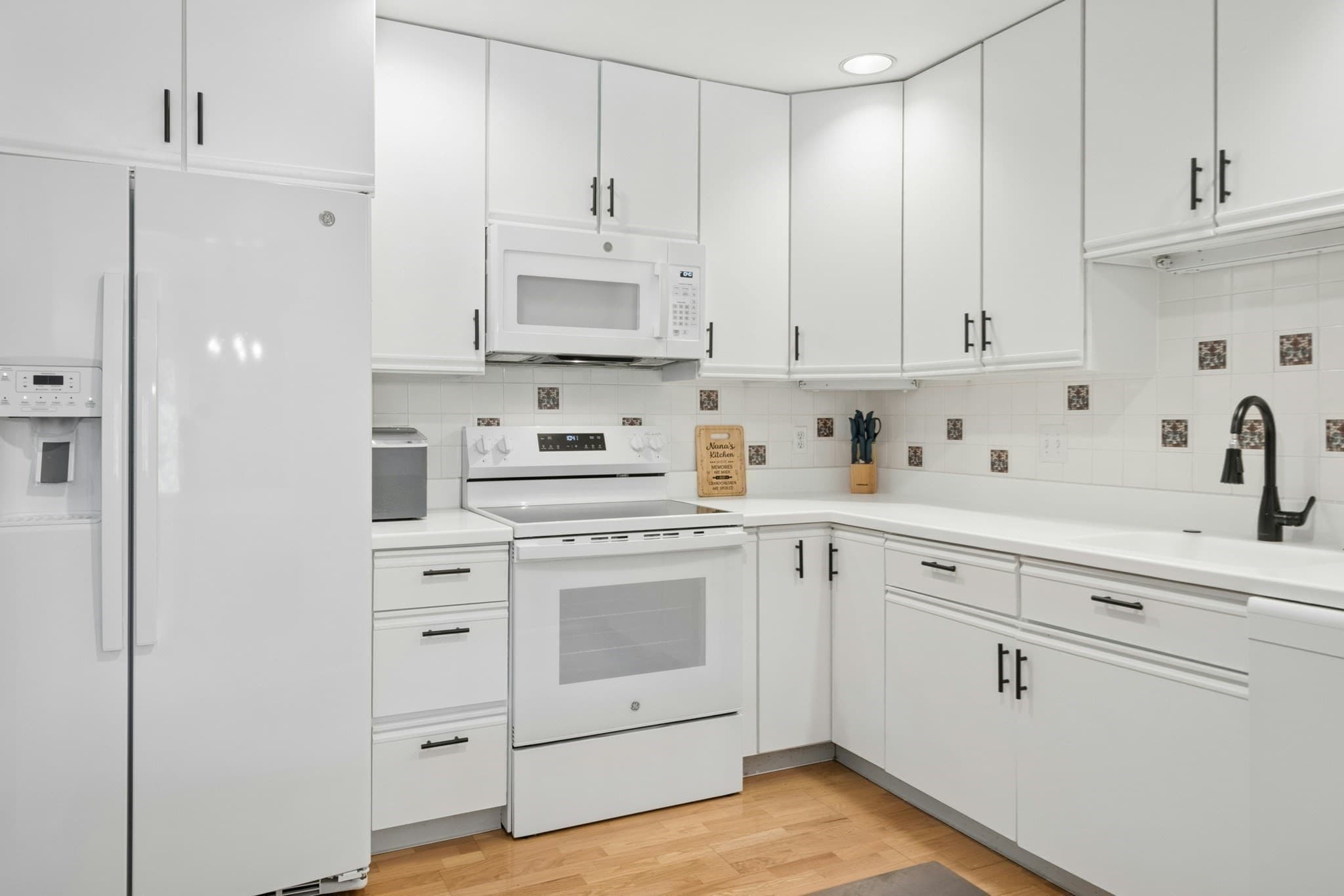 Condominium at 20 Rainbow Pond Drive # C2, Walpole MA 02081, Walpole, photo 16 of 40