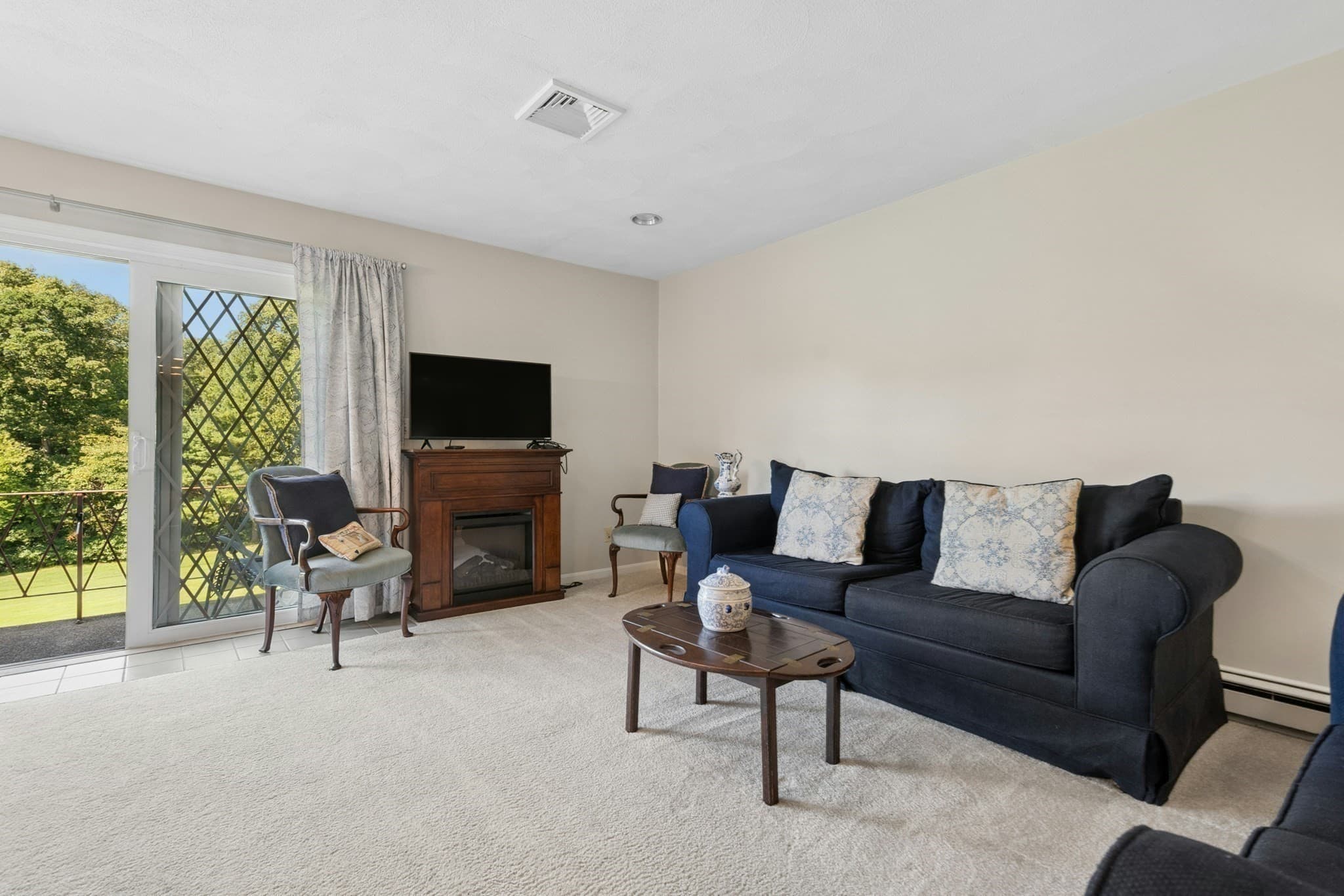 Condominium at 20 Rainbow Pond Drive # C2, Walpole MA 02081, Walpole, photo 11 of 40