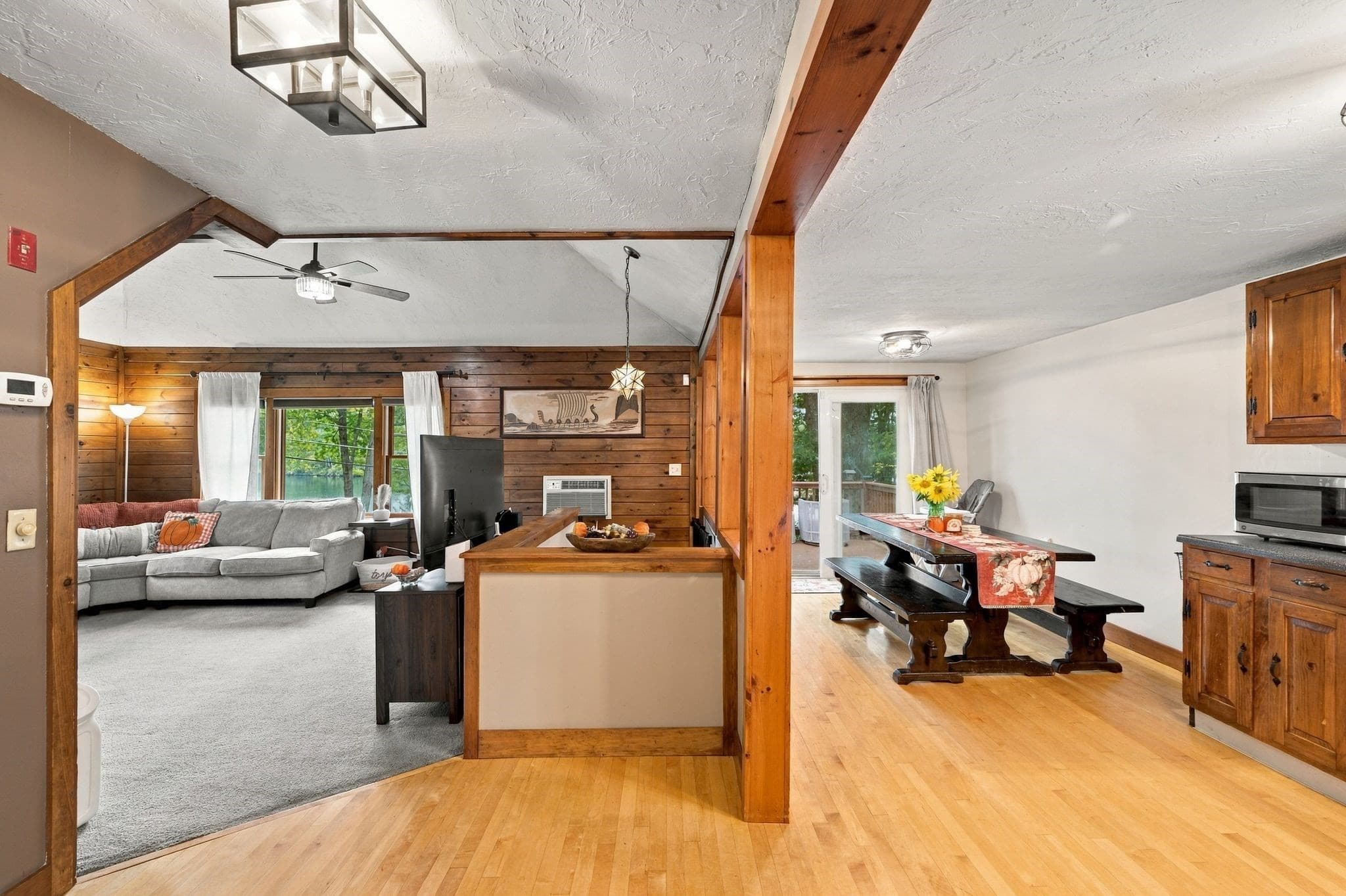 Single Family Residence at 39 Lakeview Dr, Leominster MA 01453, Leominster, photo 27 of 42