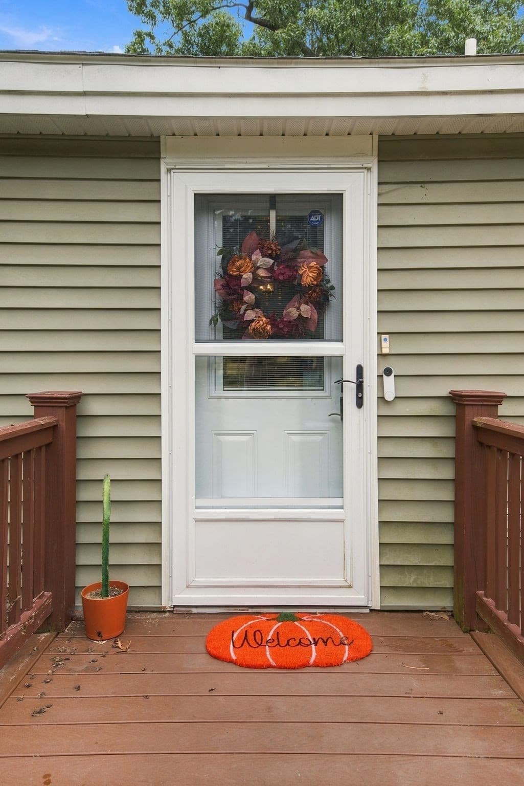 Single Family Residence at 39 Lakeview Dr, Leominster MA 01453, Leominster, photo 5 of 42