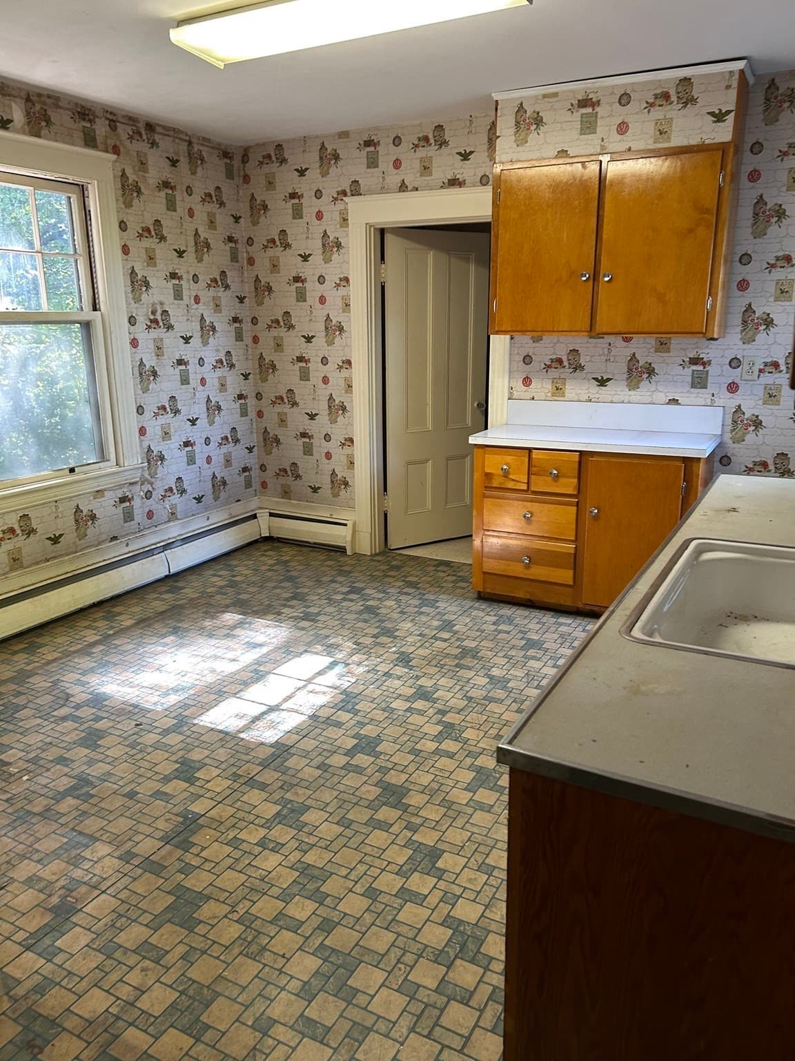 Single Family Residence at 180 Grove St, Haverhill MA 01832, Haverhill, photo 10 of 27