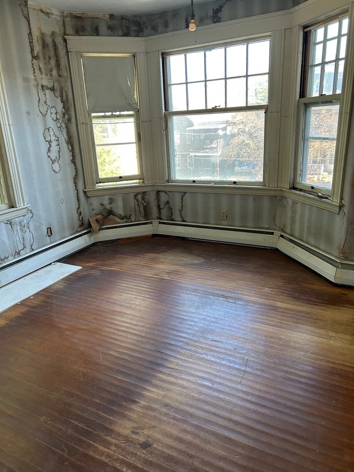Single Family Residence at 180 Grove St, Haverhill MA 01832, Haverhill, photo 8 of 27