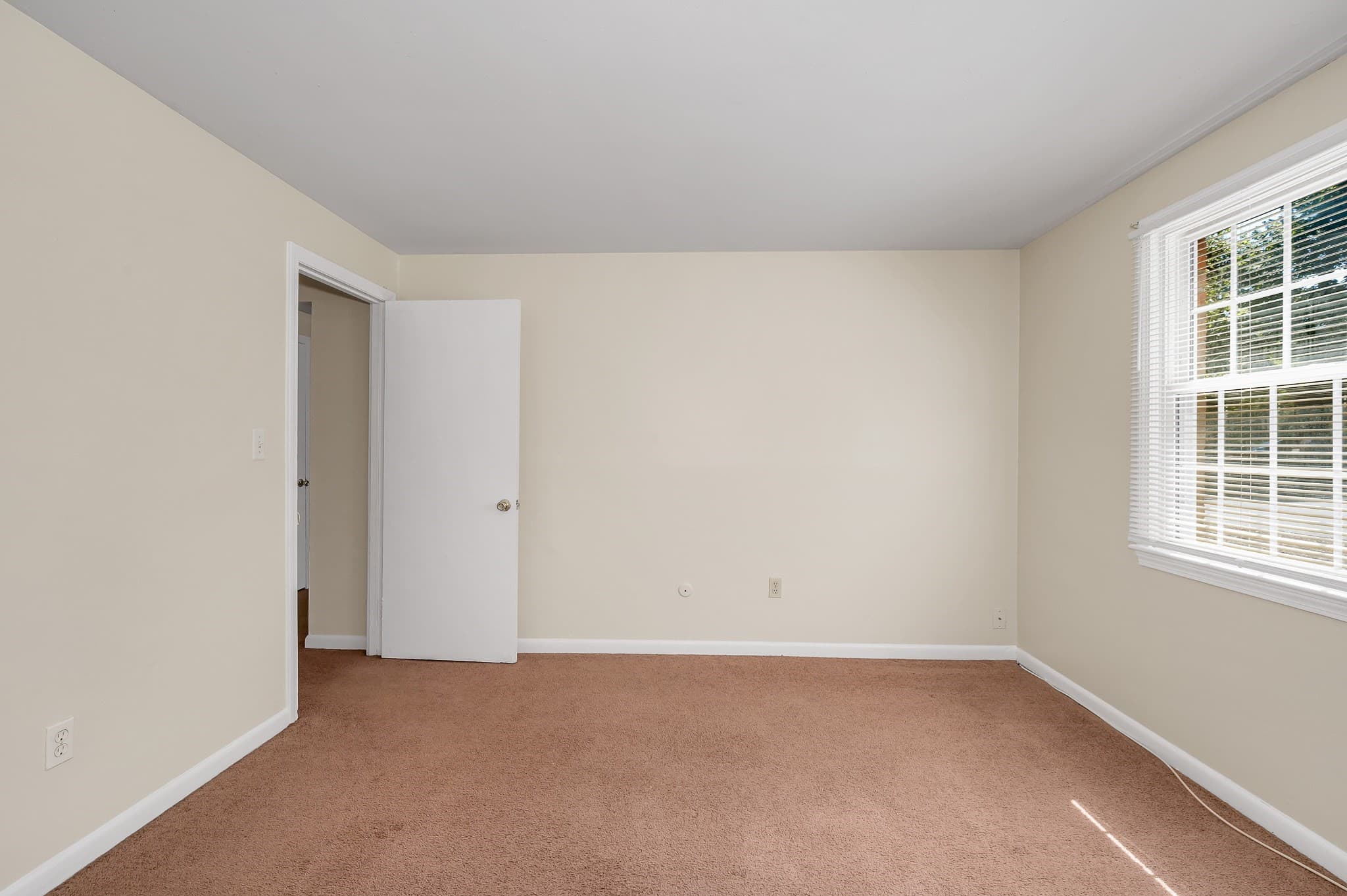 Condominium at 90 E Broadway # 11, Derry NH 03038, Derry, photo 16 of 25