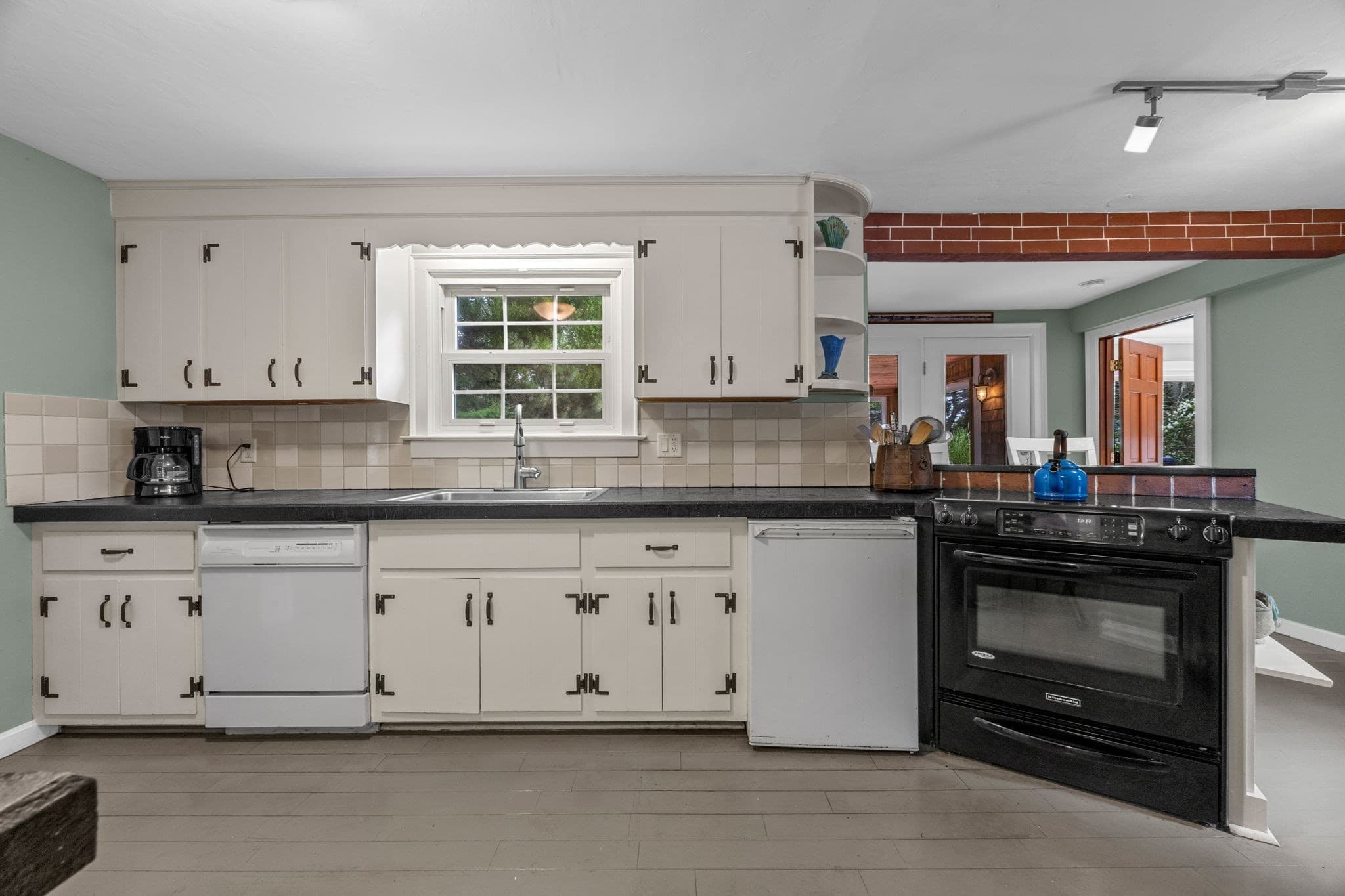 Single Family Residence at 9 Wesquansett Rd, Orleans MA 02653, Orleans, photo 10 of 35