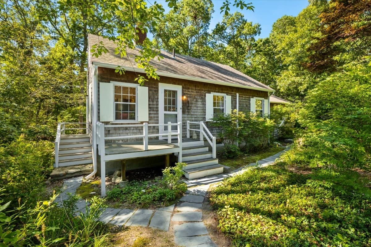 89 F R Lillie, Falmouth MA 02543