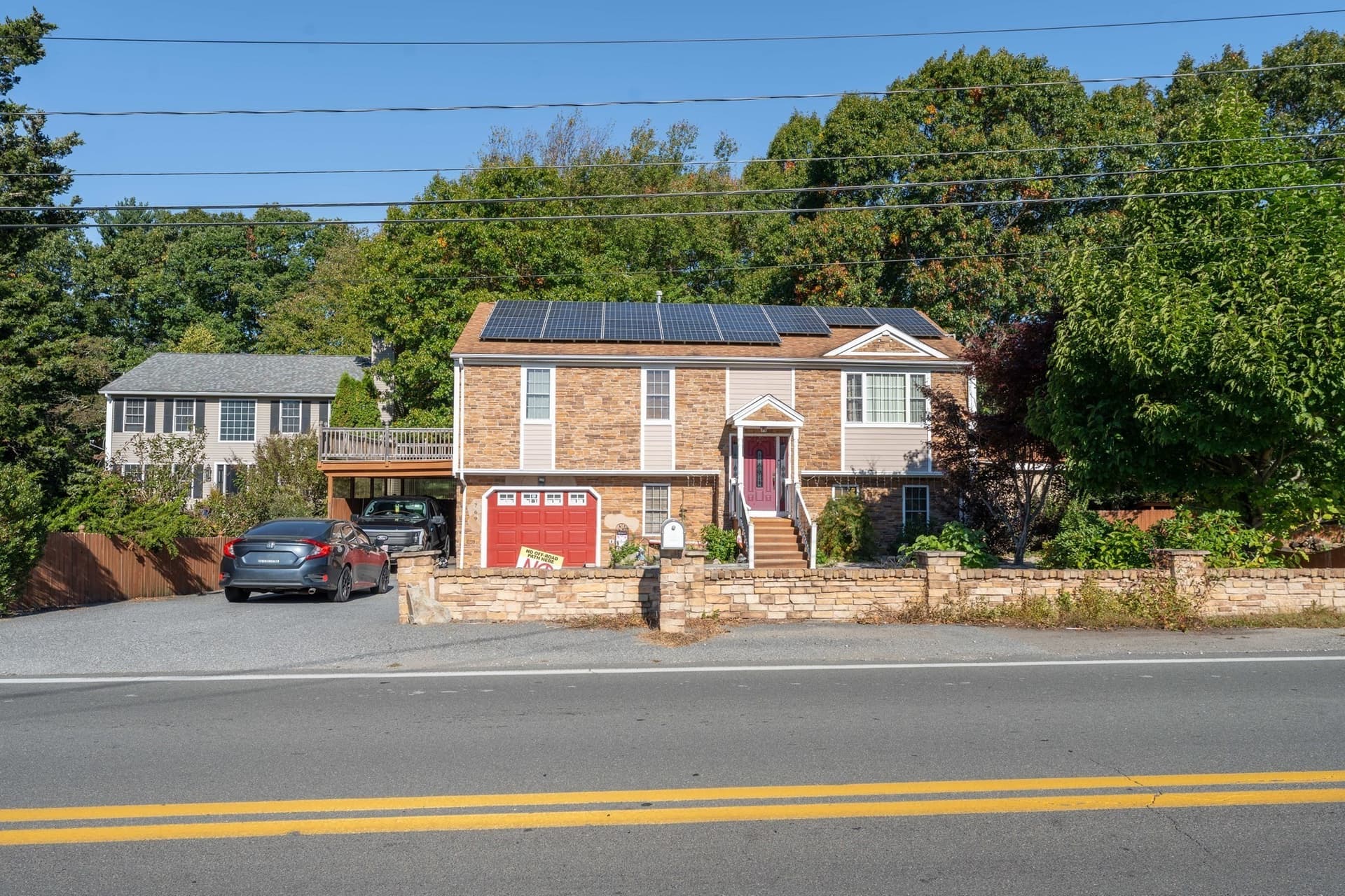 769 New Plainville Rd, New Bedford MA 02745