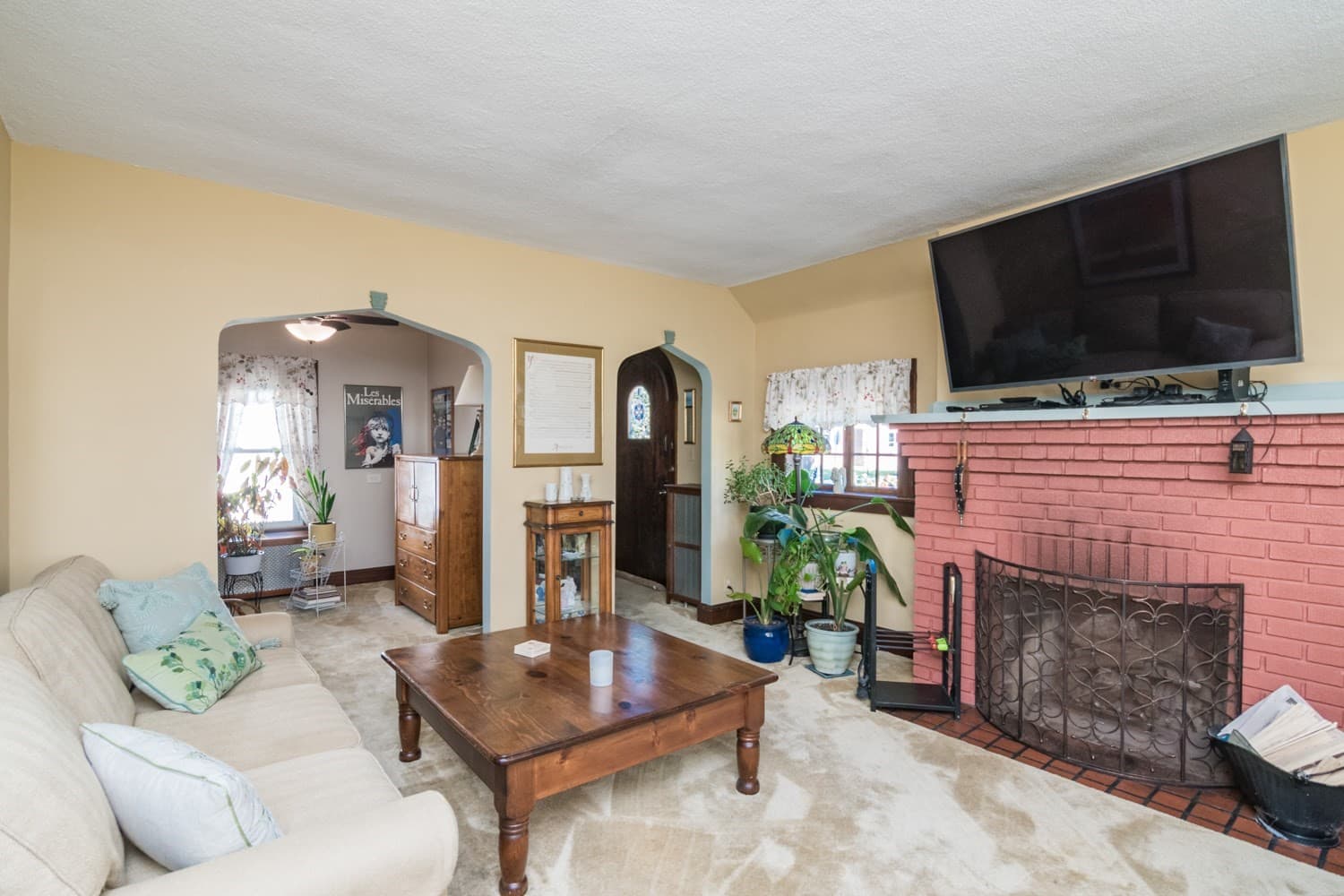 Single Family Residence at 134 Eddywood St, Springfield MA 01118, Springfield, photo 6 of 31