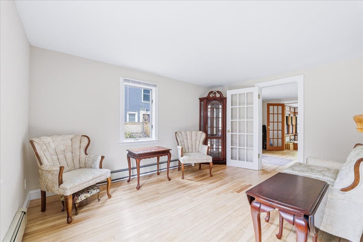 Single Family Residence at 6 Ledgeville Ave, Foxboro MA 02035, Foxboro, photo 3 of 30