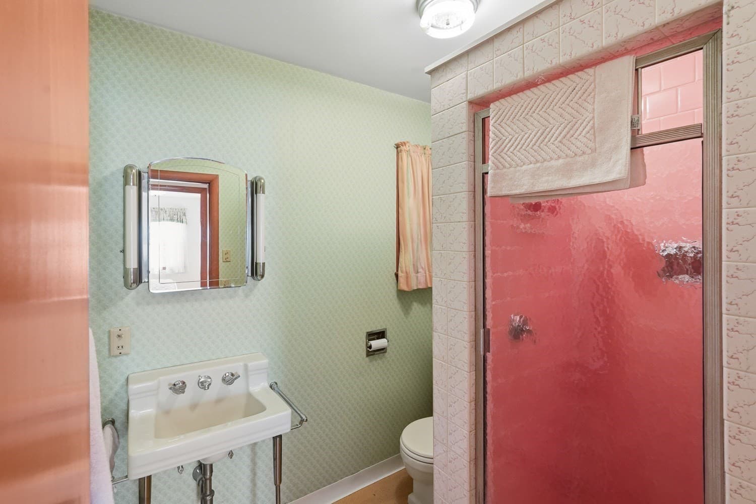 Single Family Residence at 5 Slater, Webster MA 01570, Webster, photo 12 of 27