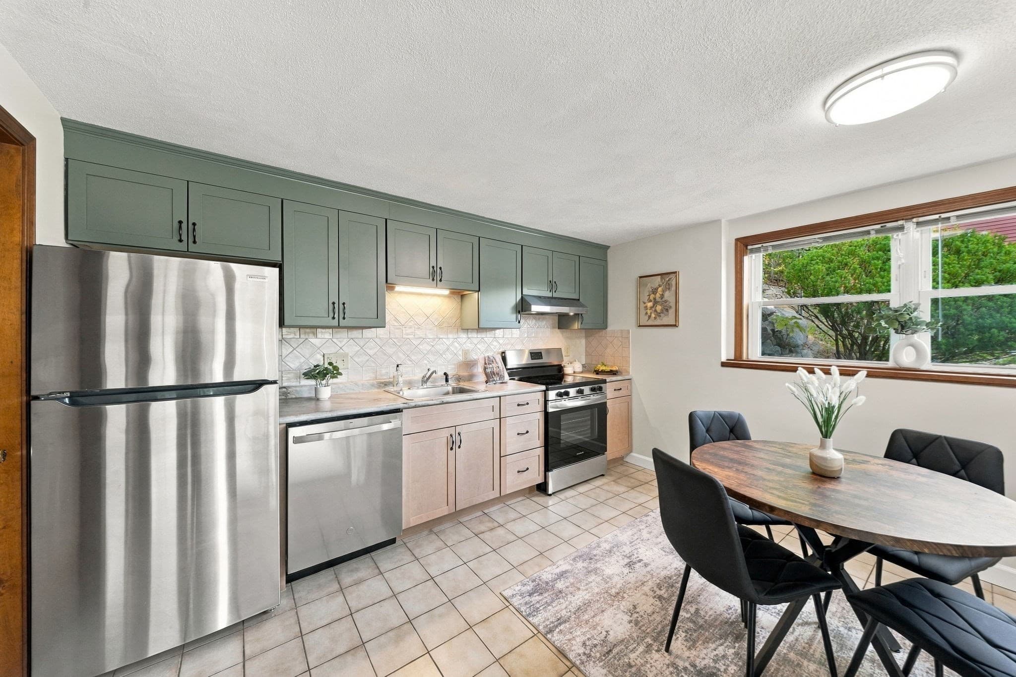 Single Family Residence at 39 Mountain St # 39, Woburn MA 01801, Woburn, photo 14 of 37