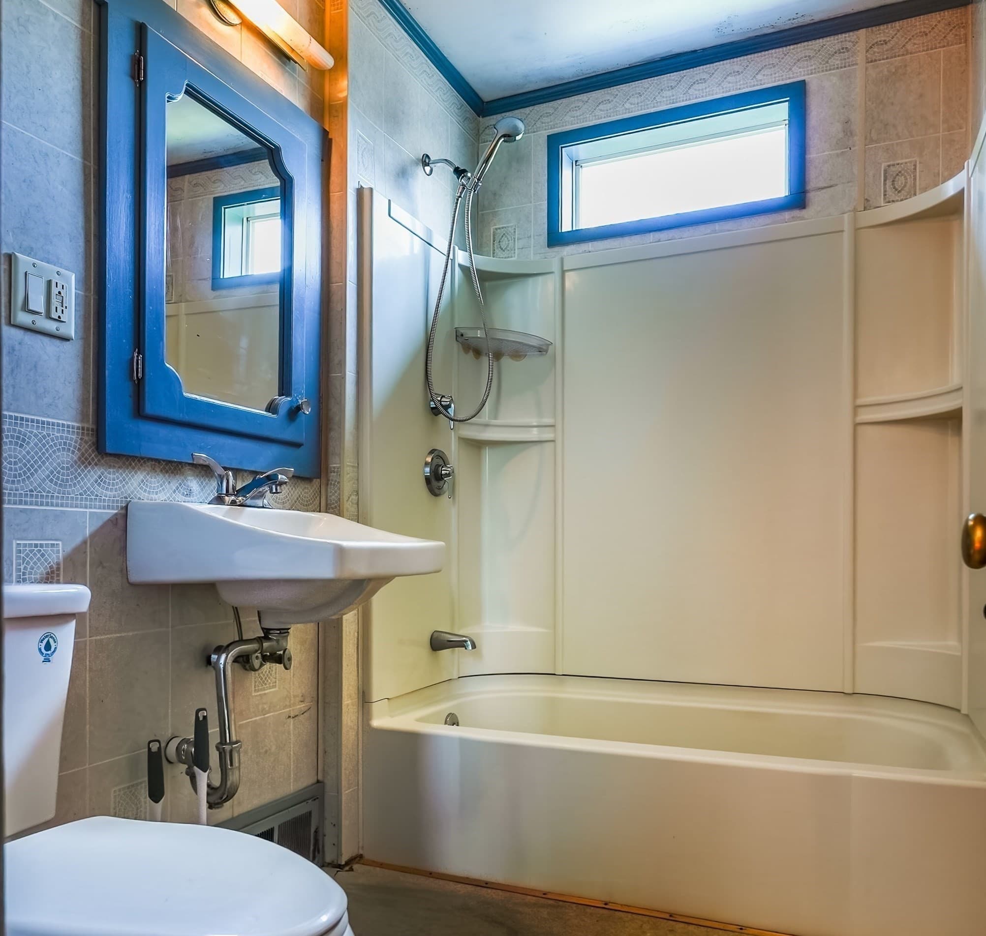 Single Family Residence at 228 Brook St, New Bedford MA 02746, New Bedford, photo 13 of 16